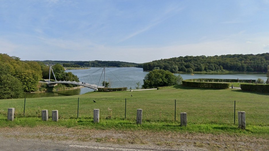 La Passerelle du lac du Val Joy à Eppe Sauvage.