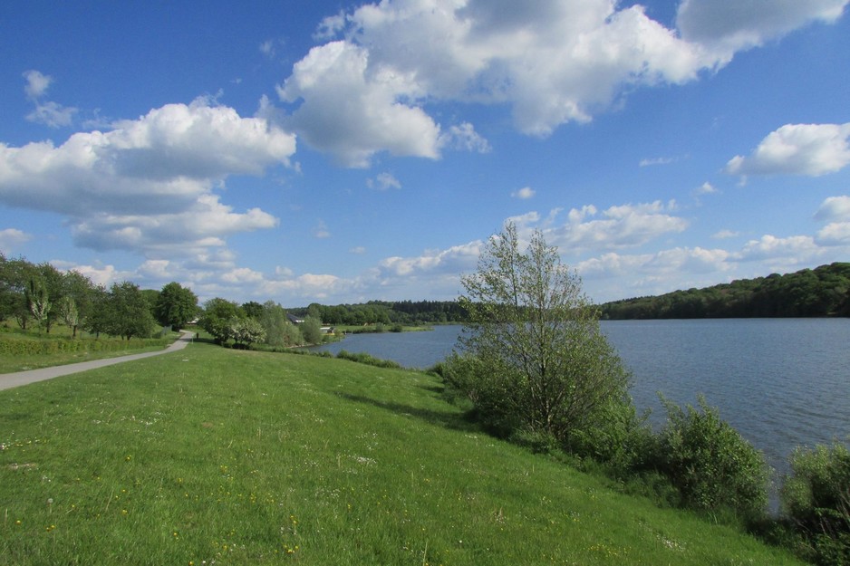 Le lac du Val Joly à Eppe Sauvage.