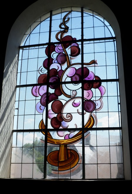 Eglise d'Eth, vitrail.