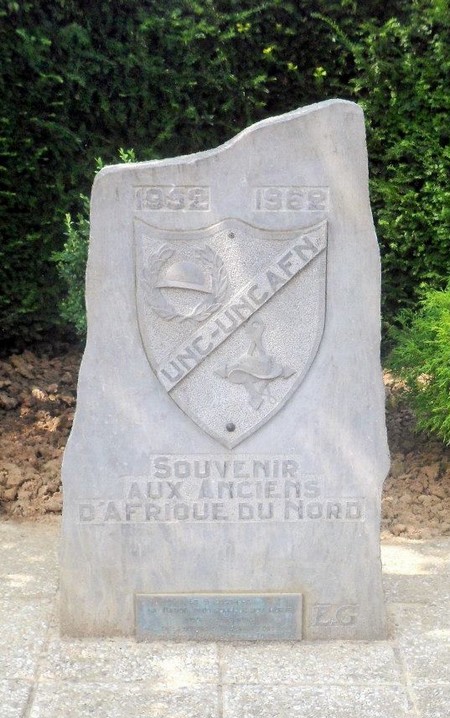 Mémorial à Etroeungt.
