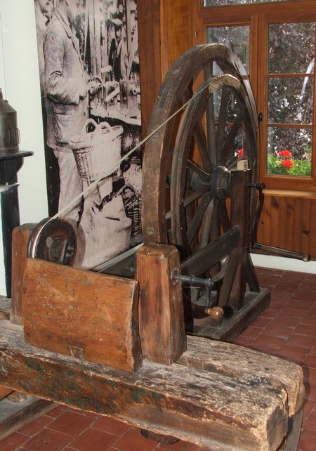 Tour à manivelle au musée de Felleries