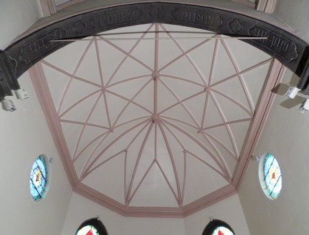 Eglise St Amand à Ferrière la Grande, la voûte du choeur.