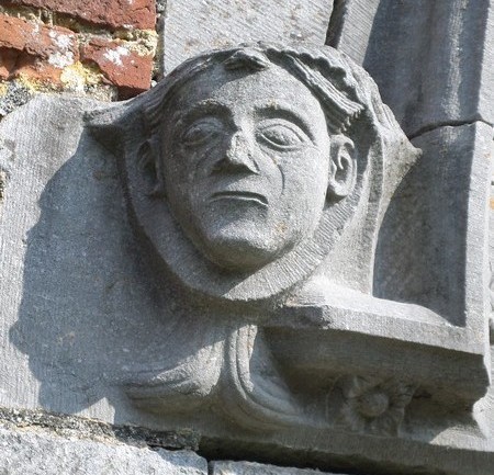 Détail du porche de la Chapelle Sainte Aldegonde de Flaumont Waudrechies