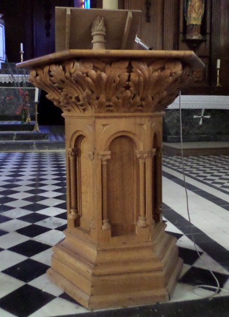 L'Église Saint Martin de Floyon, pupitre.