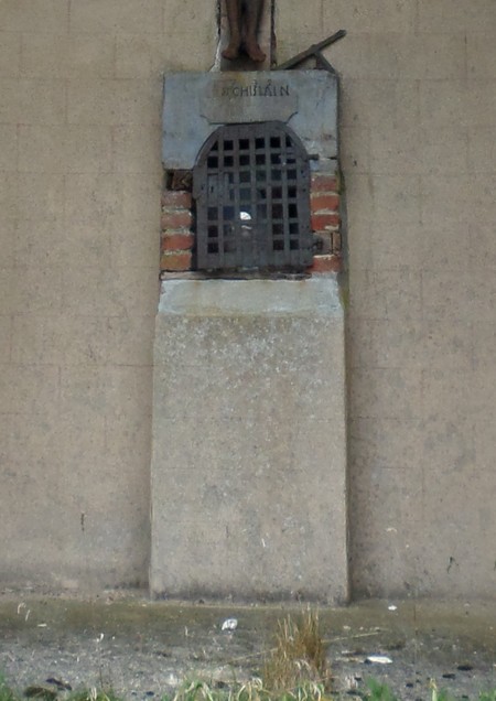 Oratoire du calvaire St Ghislain à Floyon