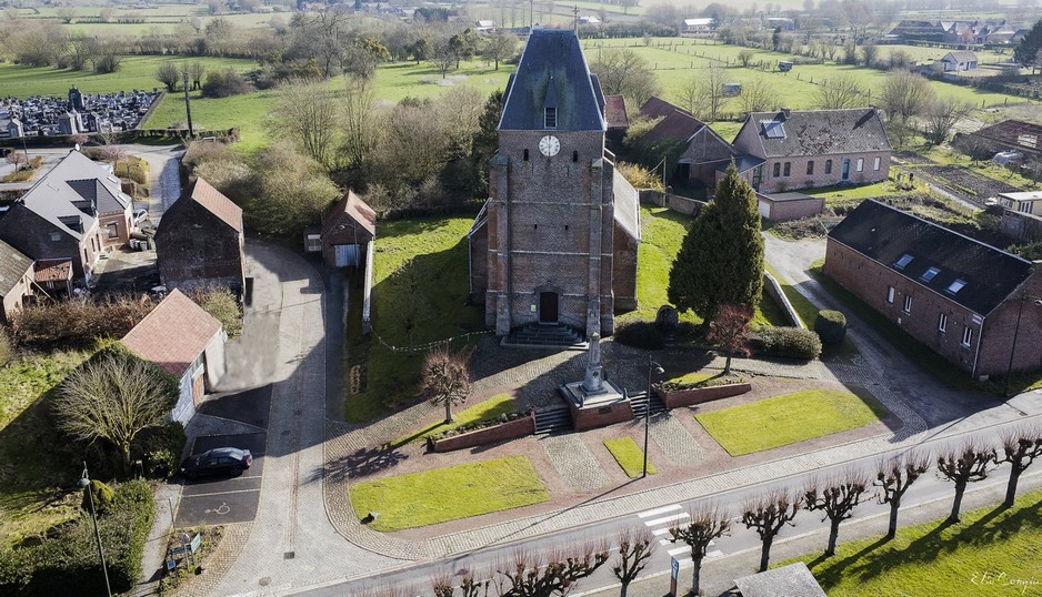 Eglise de Fontaine au Bois, vue aérienne.