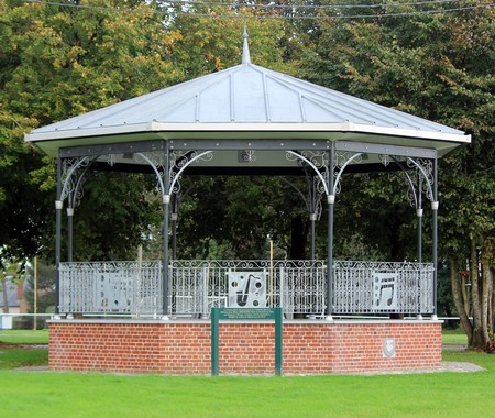 Kiosque de Fontaine au Bois