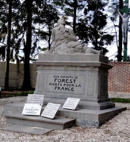 Monument aux morts de Forest en Cambrésis