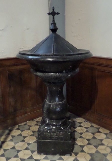 Eglise de Frasnoy : fonts baptismaux