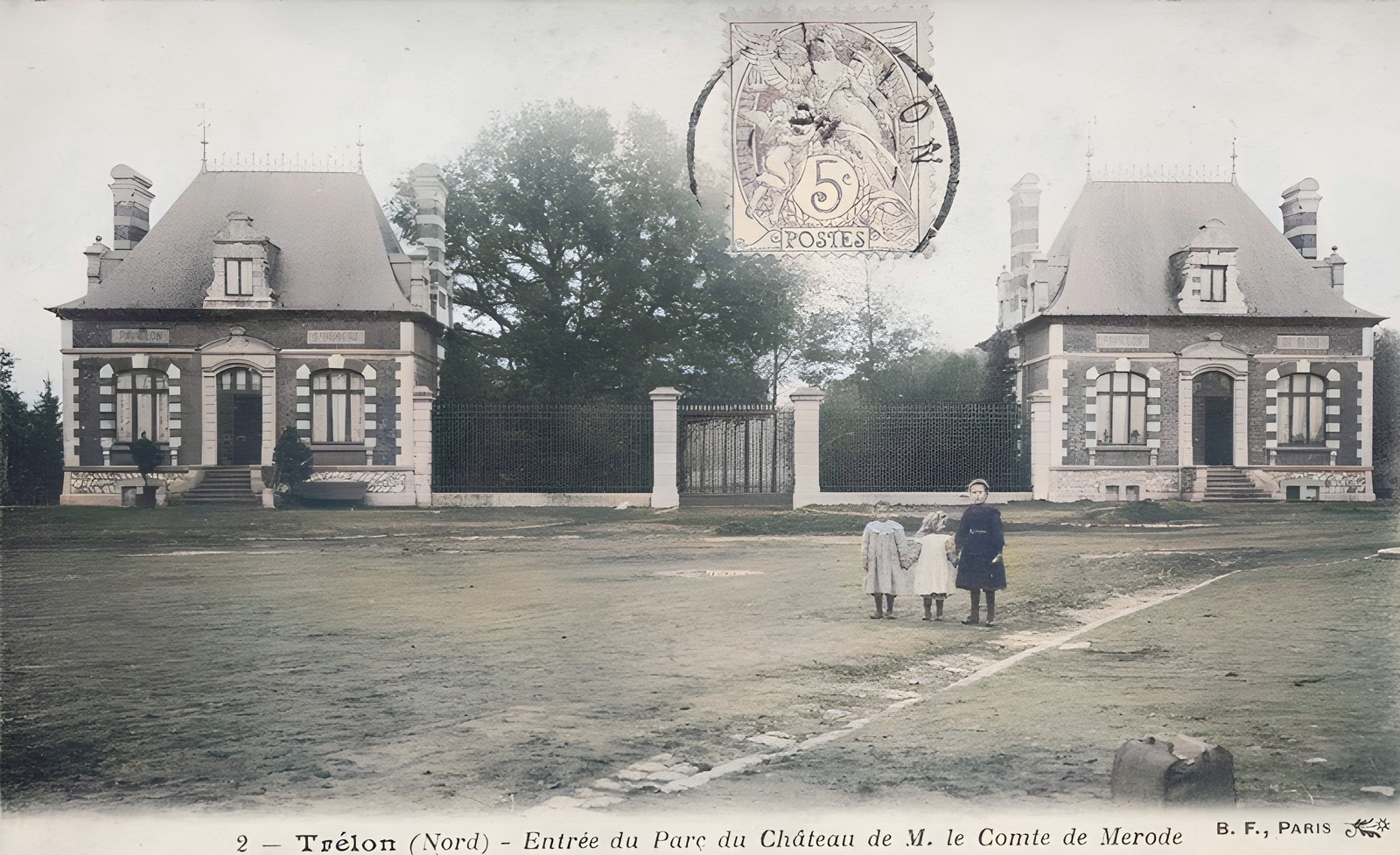 Pavillons du parc du château de Mérode à Glageon.
