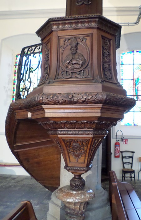 Eglise de Glageon, la chaire.