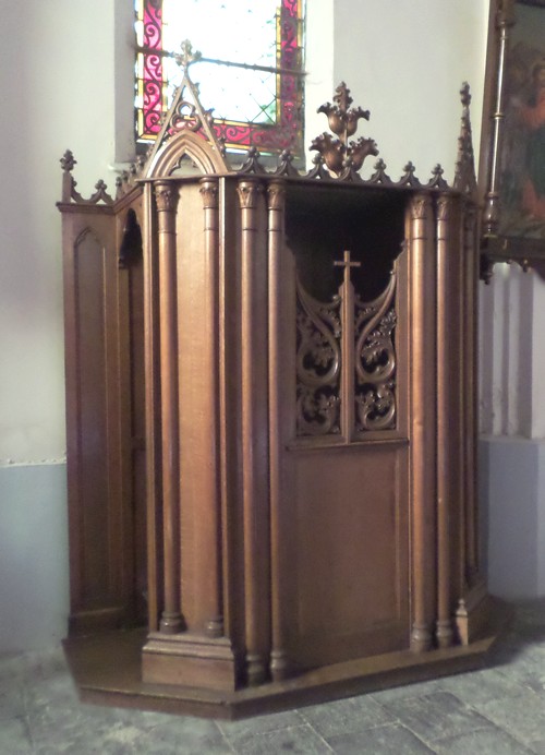 Gommegnies, L'église St.Joseph à Carnoy, confessional