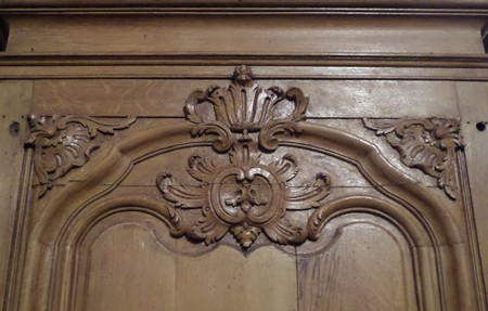 Eglise de Grand Fayt, détail du lambris de revêtement du choeur