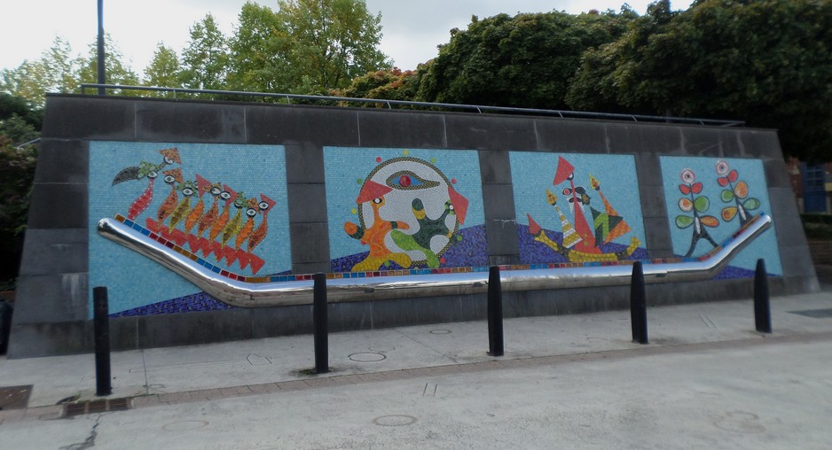 Les mosaïques de Brigitte Gagnepain à Hautmont.