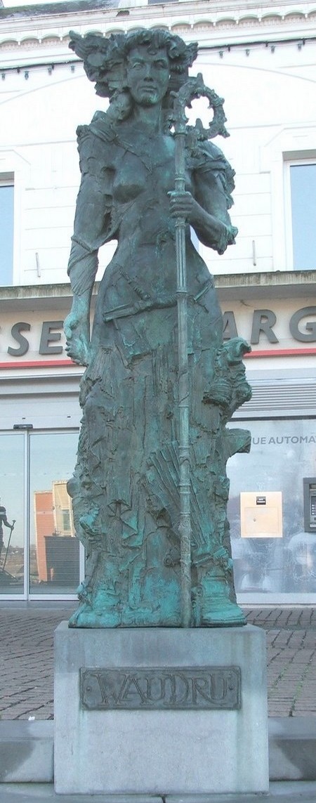 Waudru de Mons à Hautmont