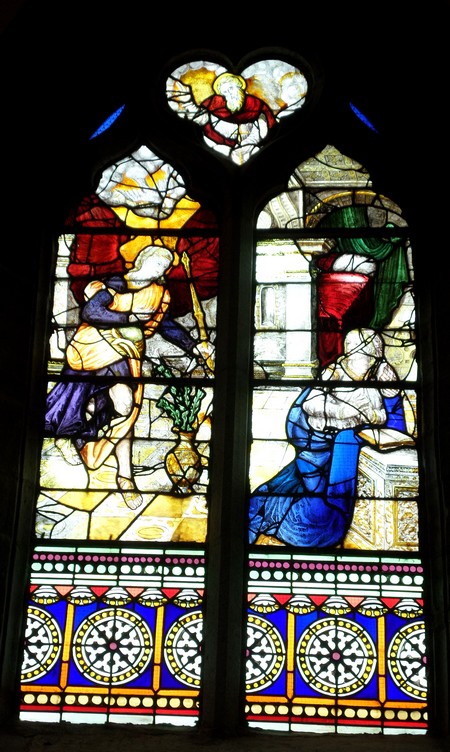 Eglise d'Hestrud, vitrail