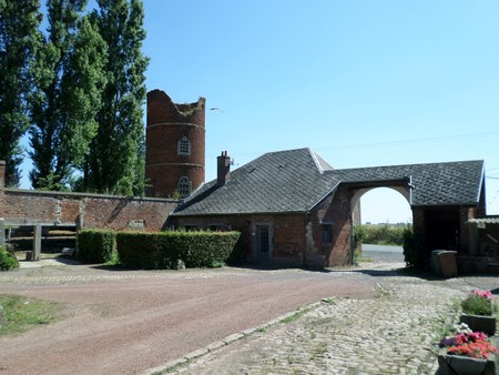 La ferme au pigeonnier à  Jenlain