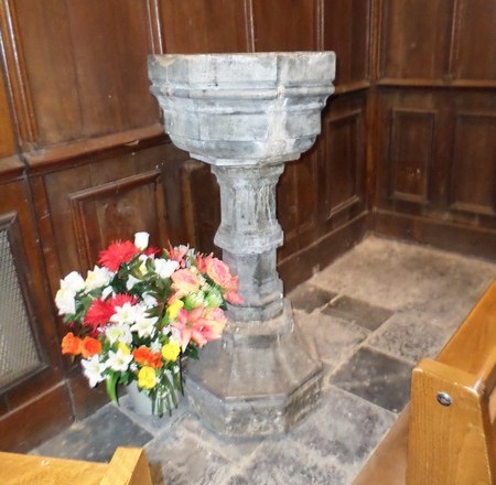 Eglise de Jenlain, fonts baptismaux