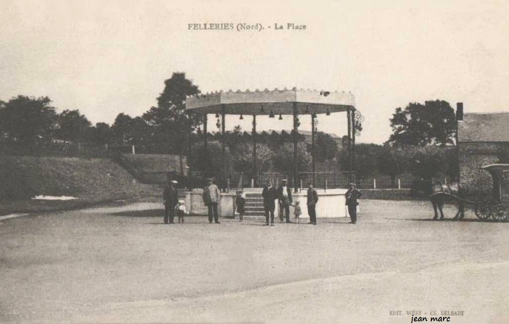 Carte postale ancienne du kiosque de Felleries.