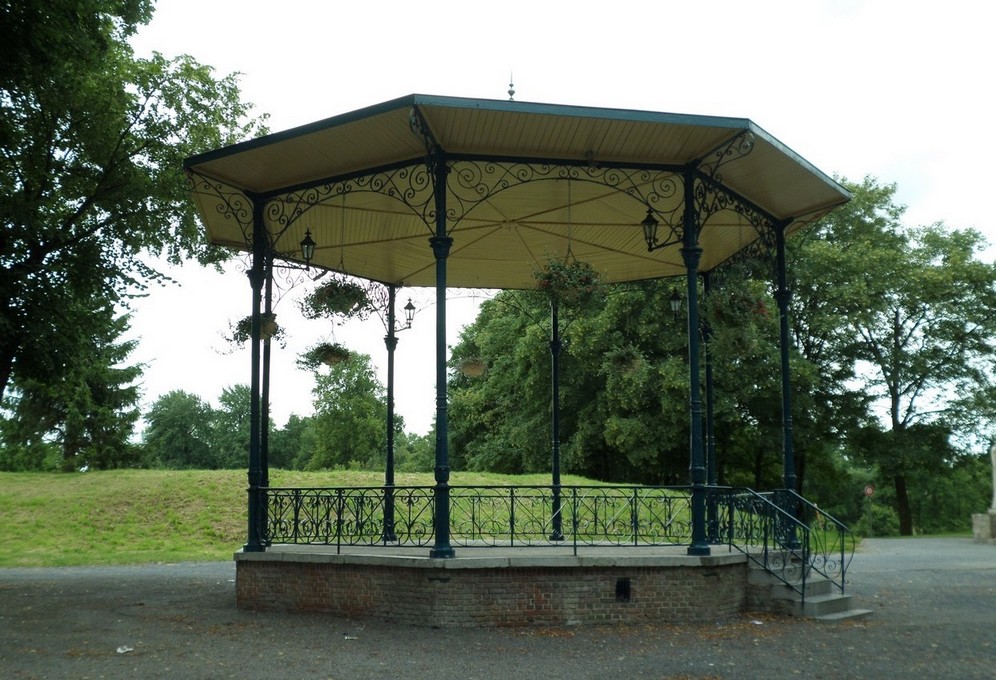 *Les kiosques de l'Avesnois*. Le kiosque à musique de Le Quesnoy.