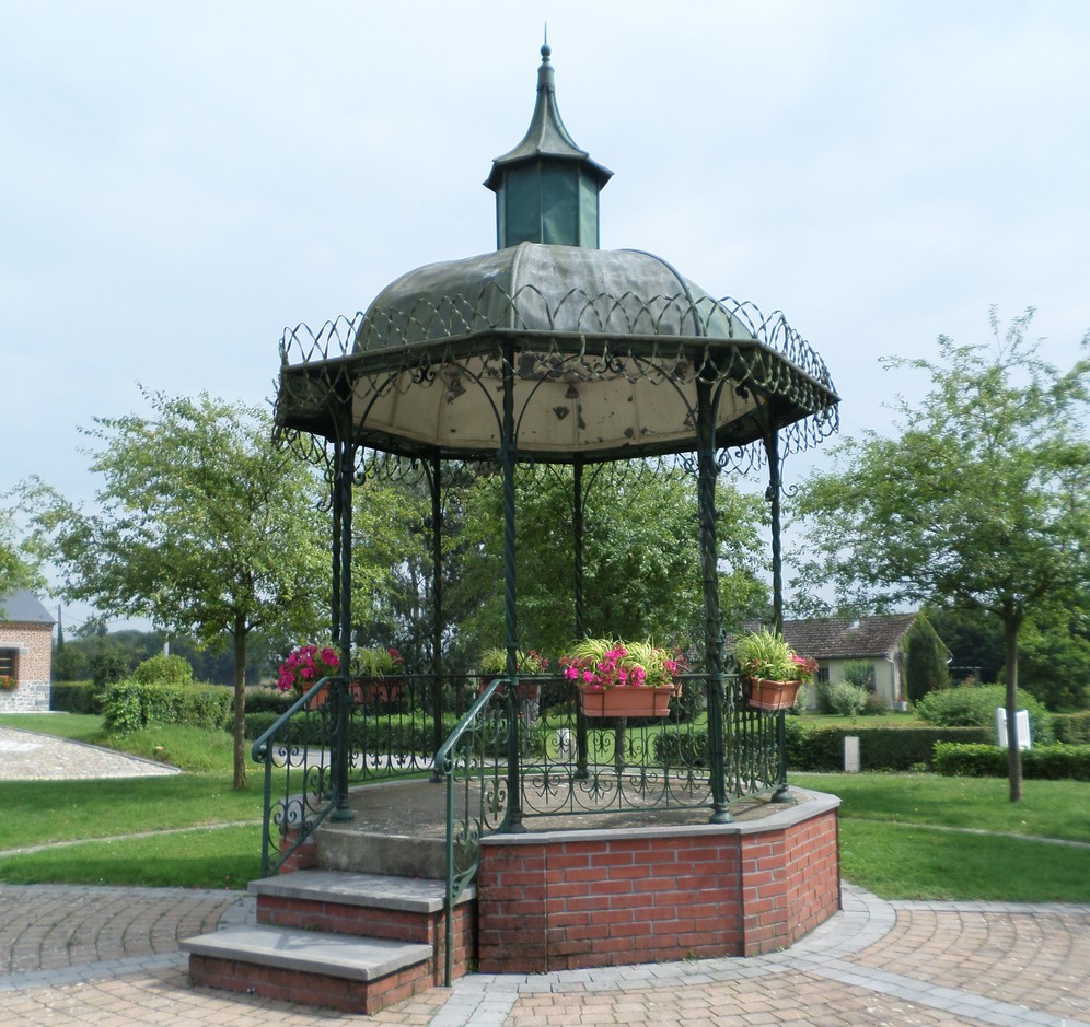 *Les kiosques de l'Avesnois*. Le kiosque à danser de Lez Fontaine