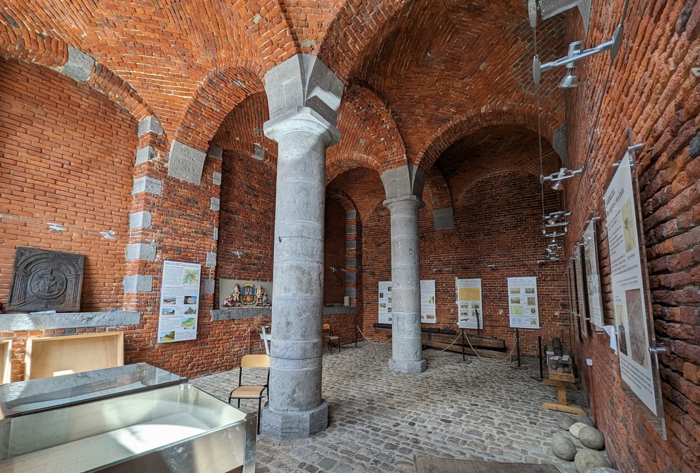Landrecies, la halle au grain.