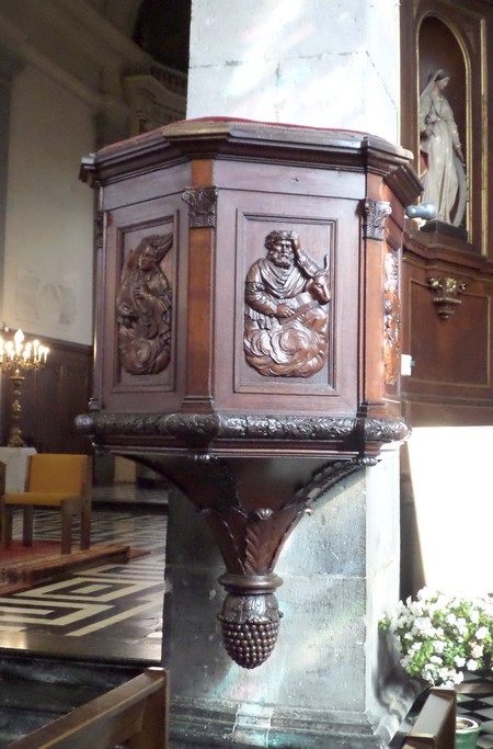 Eglise de Landrecies, la chaire.