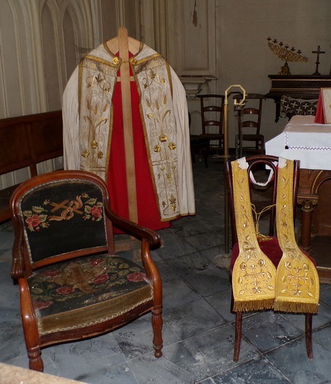 Chapelle de l'hôpital à Le Quesnoy, habits