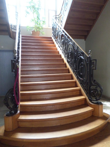 Le Quesnoy : escalier de l'hôtel de ville.