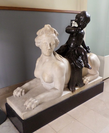 Le Quesnoy : lion au buste de femme