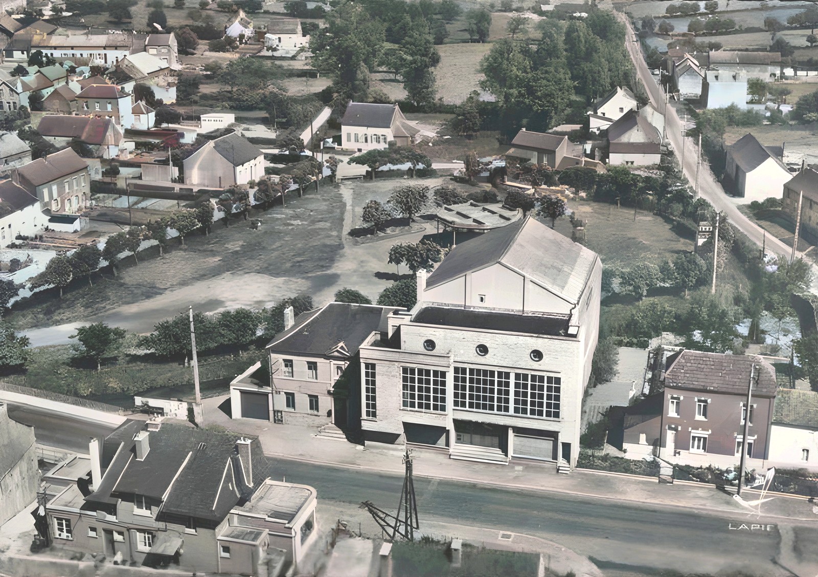 Ancienne salle des fêtes de Leval.