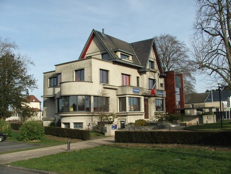 Mairie et médiathèque de Leval