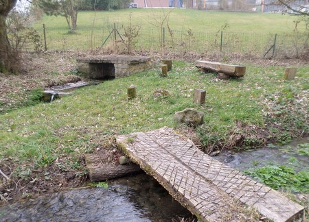 Lez Fontaine: la fontaine Couillette