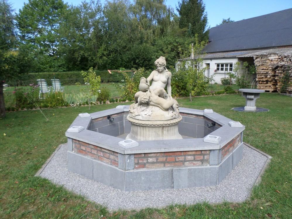 Fontaine chez un particulier à Liessies