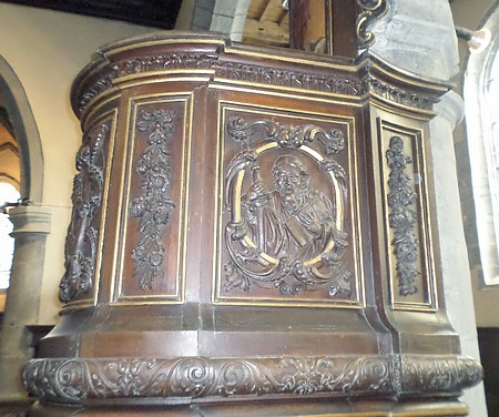 Chaire de vérité de l'église de Liessies