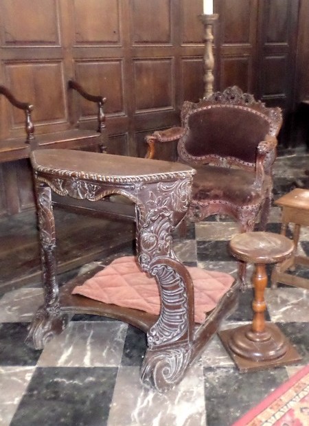 Eglise de Liessies, fauteuil du célébrant.