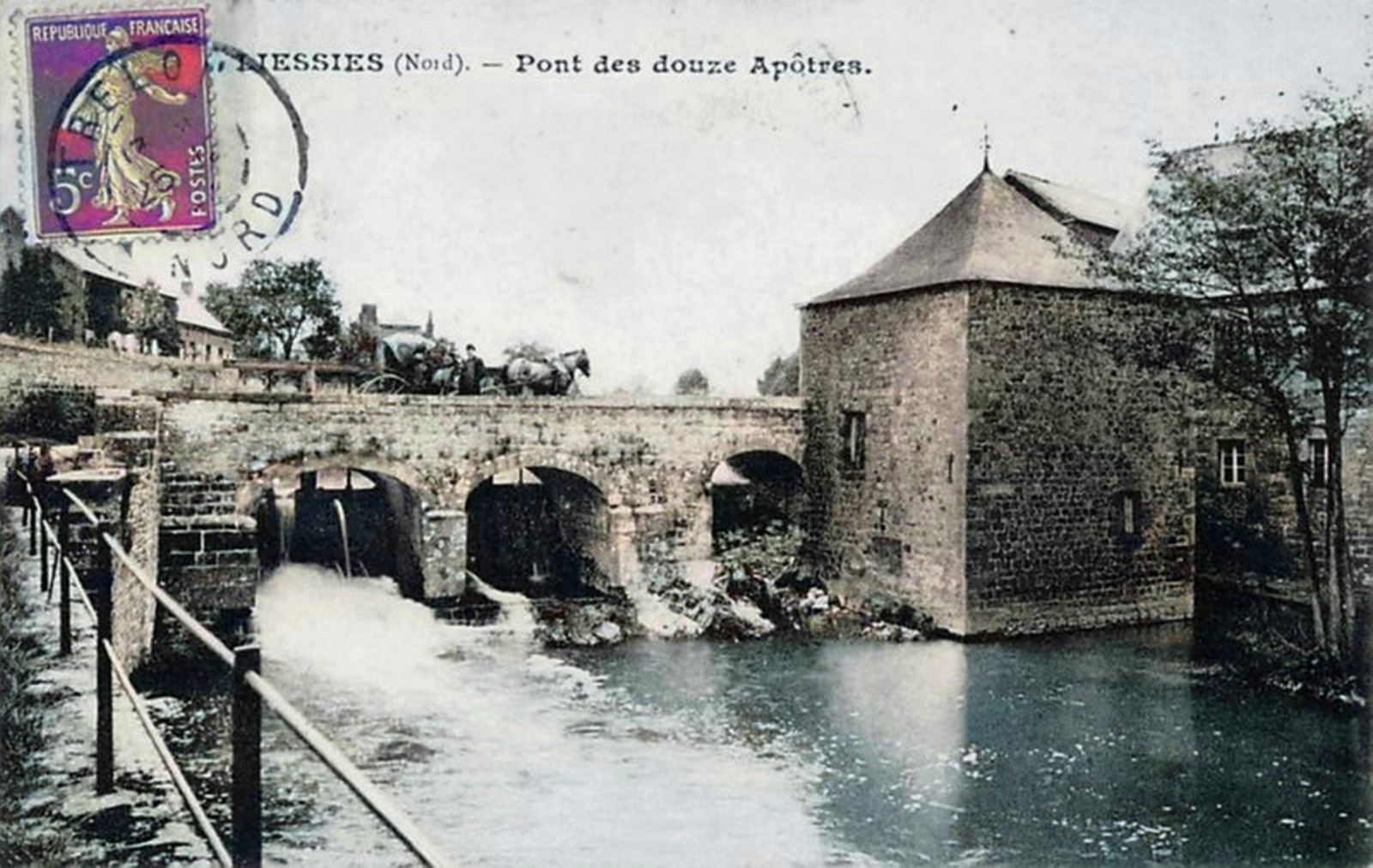 Le Moulin de Liessies sur l'Helpe Majeure.