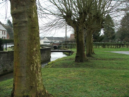 Le ruisseau d'Eclaibes à Limont Fontaine