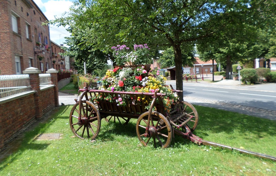 Locquignol, village fleuri.