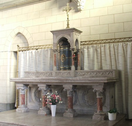 Autel de l'église de Louvroil