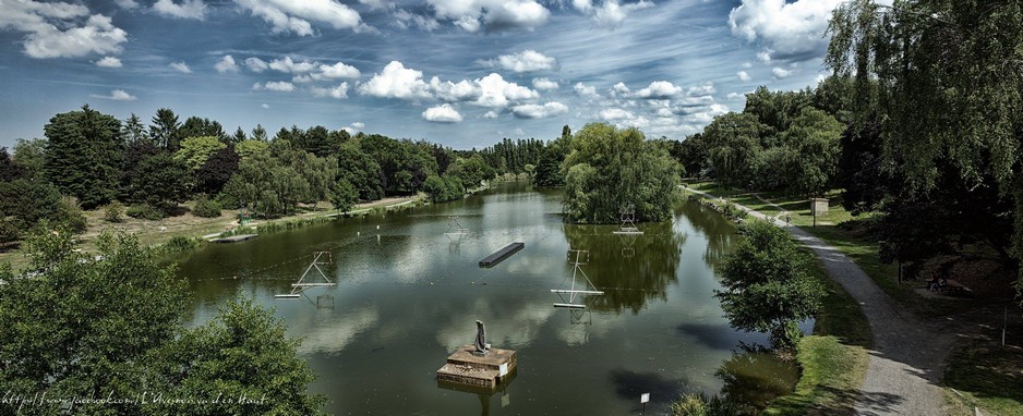 Le lac du Paradis à Louvroil. Vue aérienne.