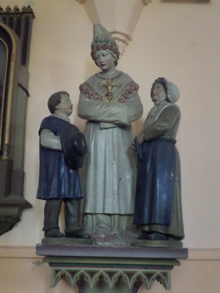 Eglise de Mairieux, statue en pierre