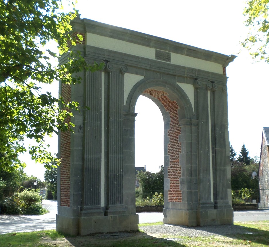 L'Arc de Triomphe de Maroilles restauré.