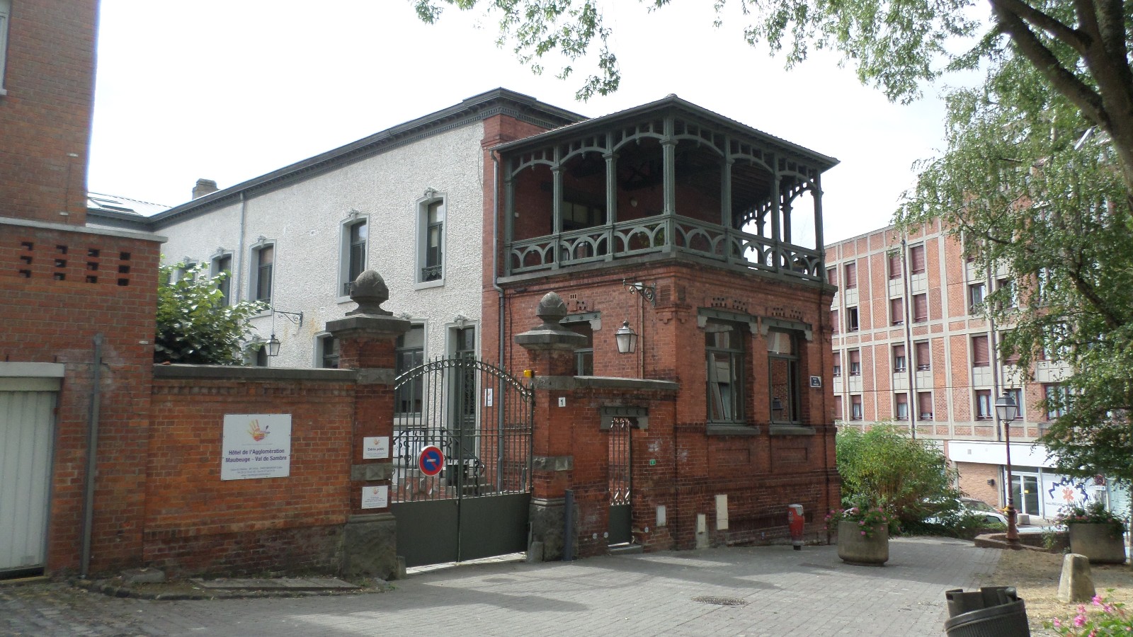L'Hôtel de l'agglo de Maubeuge.