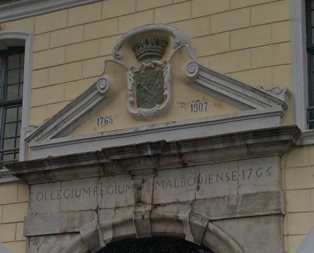 Fronton de l'ancien collège jésuite de Maubeuge.