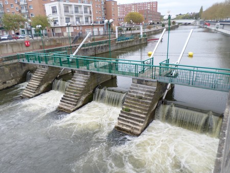 Ecluse sur la Sambre à Maubeuge