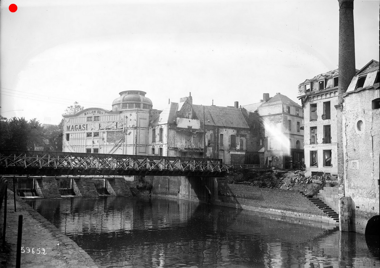 Place Mabuse, les magasins réunis.