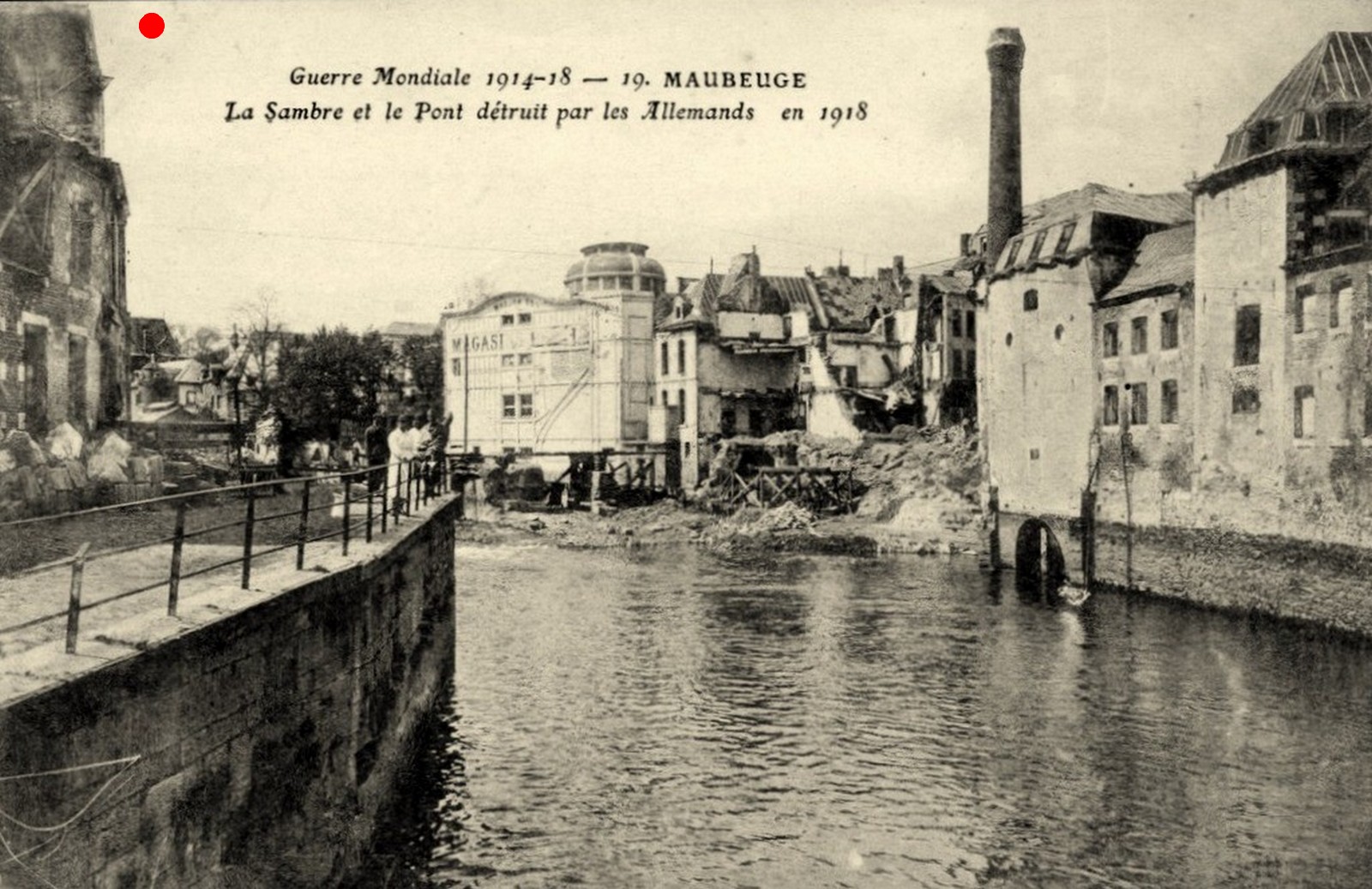 Place Mabuse, les magasins réunis.