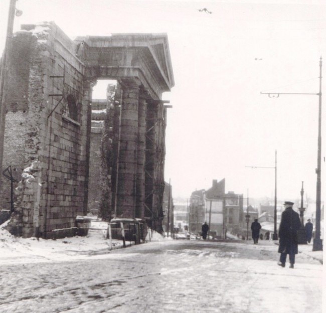 Maubeuge, l'église après le bombardement.