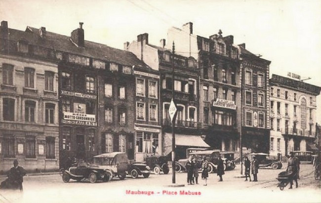 Cartes postales anciennes de Maubeuge, Place Mabuse